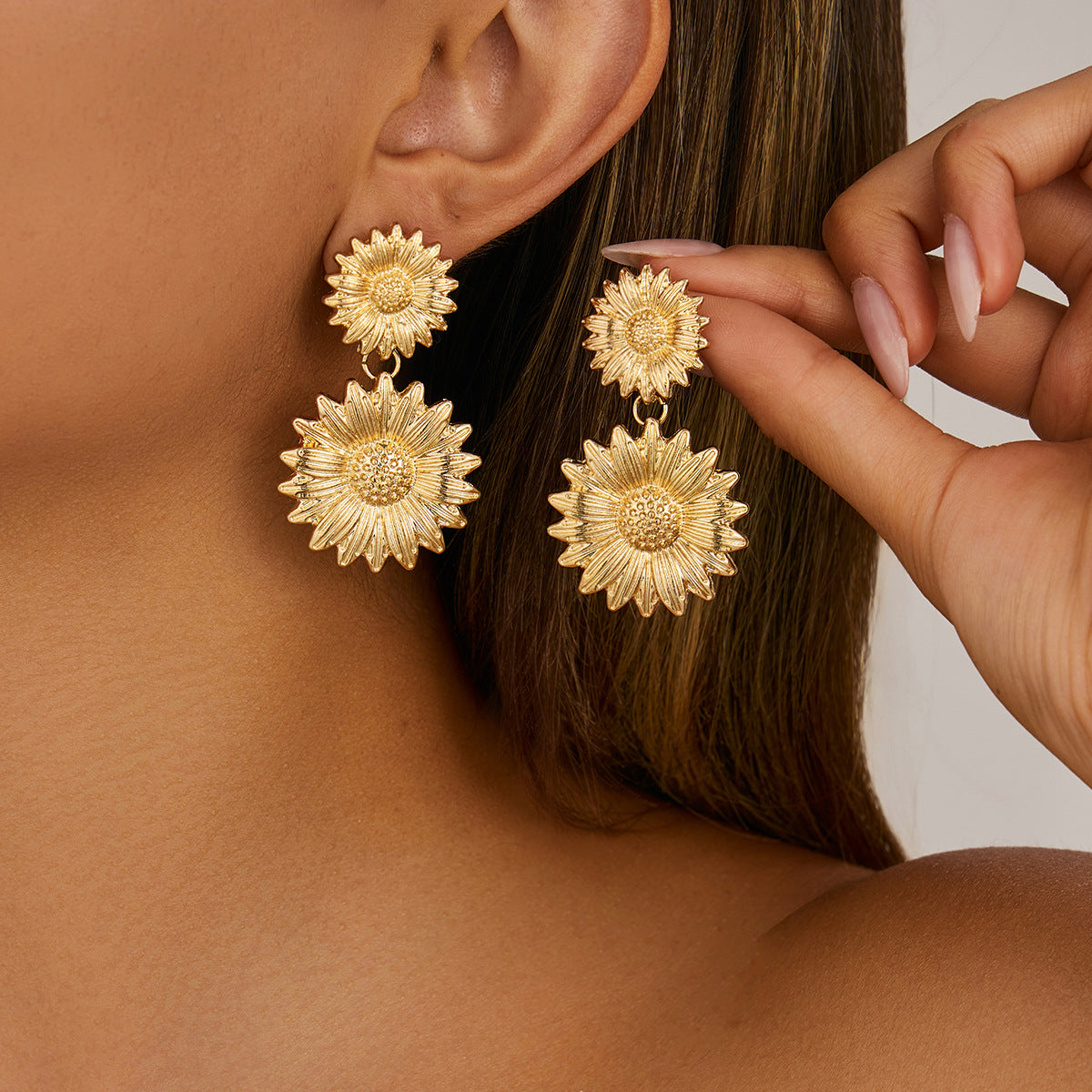Planderful Vienna Verve Earrings – Elegant Sunflower Design