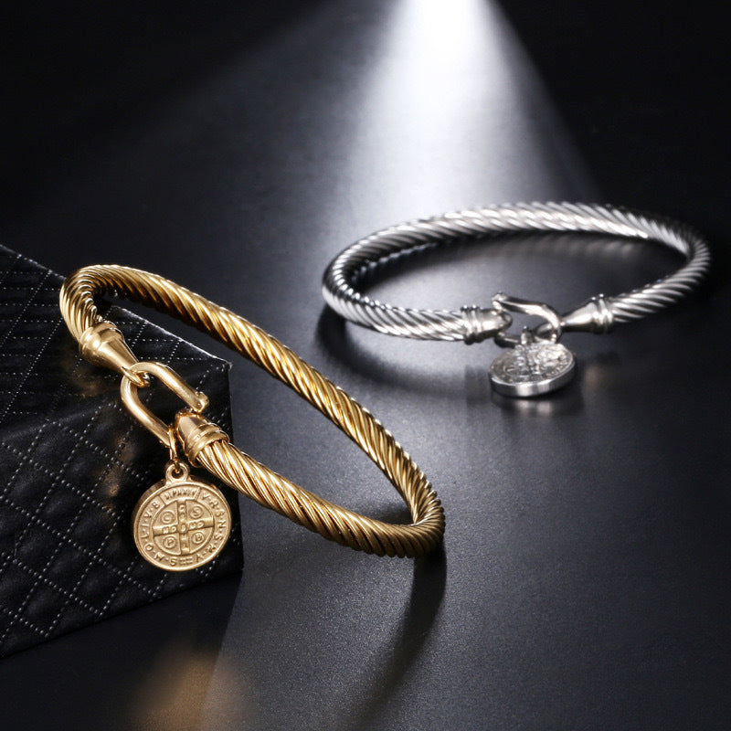 Planderful Titanium Steel Bracelet Unisex Versatile U Shaped Hook Twisted Line Design Everyday Genie