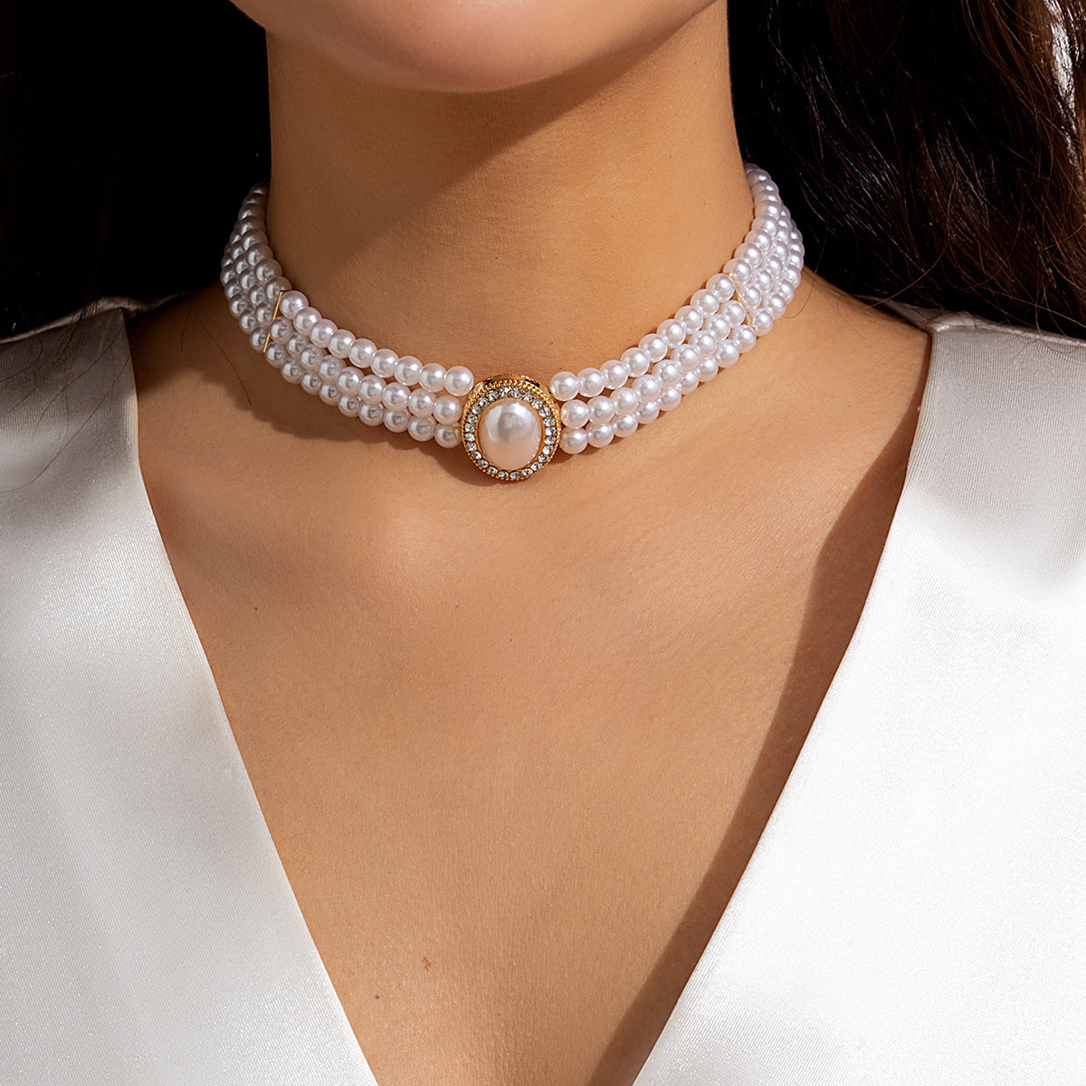 Elegant Layered Imitation Pearl Necklace with Circular Pendant