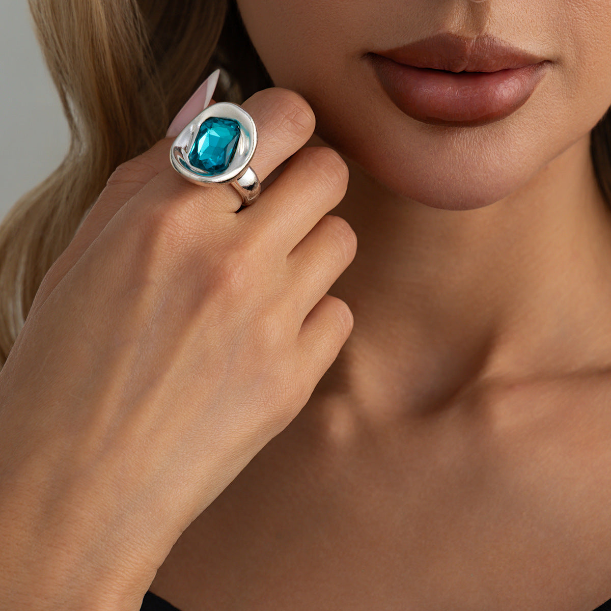 Planderful Vienna Verve Zircon Ring For Women Elegant Cross Design Silver Geometric Statement Jewelry