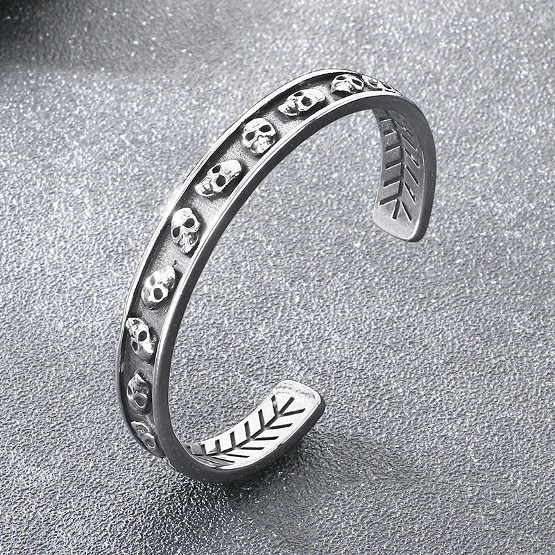 Dark Devil's Eye Bracelet – Punk Gothic Little Skull Single Row Maple Leaf Titanium