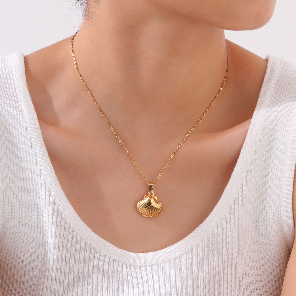 Stainless Steel Geometric Flower Imitation Pearl Irregular Flower Pendant Gold Necklace