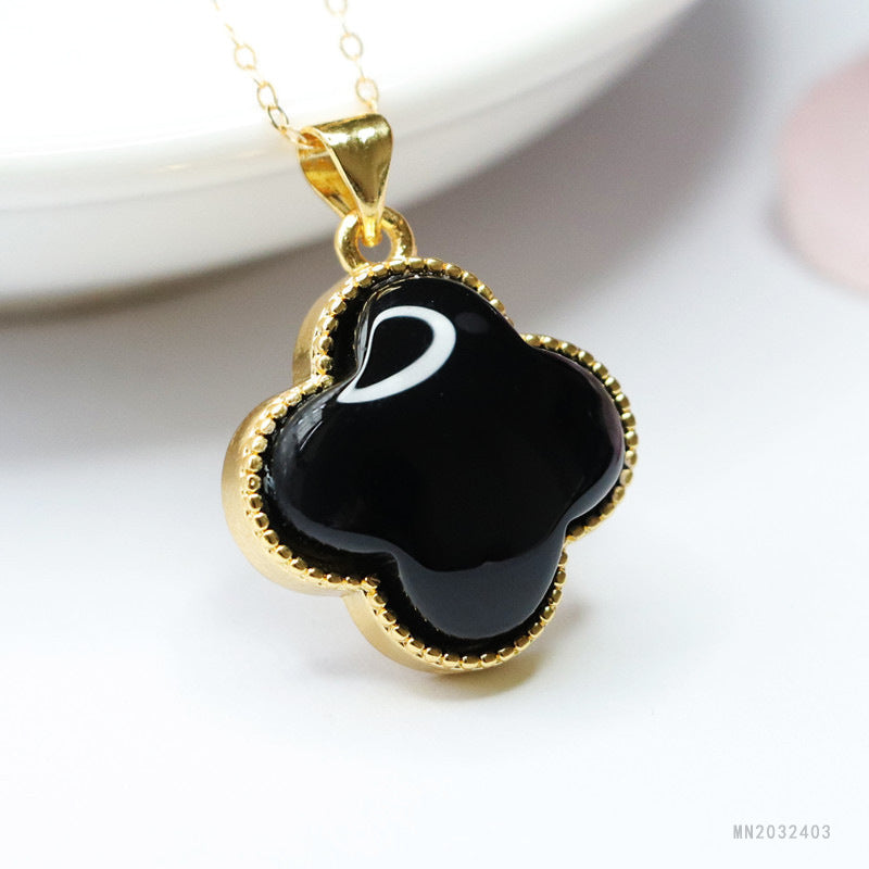 Black Agate Clover Pendant — No Chain