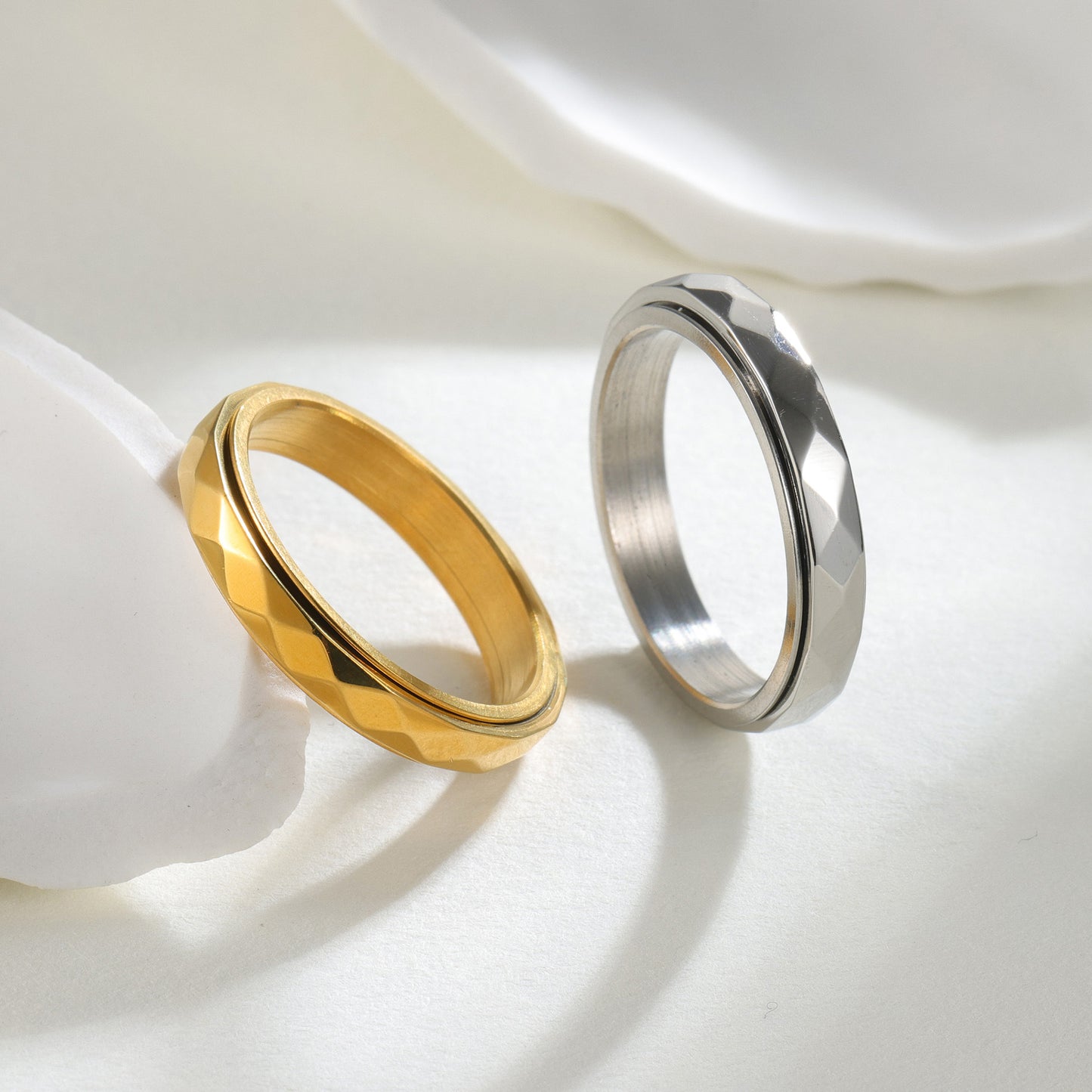 Planderful Spinner Ring 4mm Titanium Steel Rotating Unisex