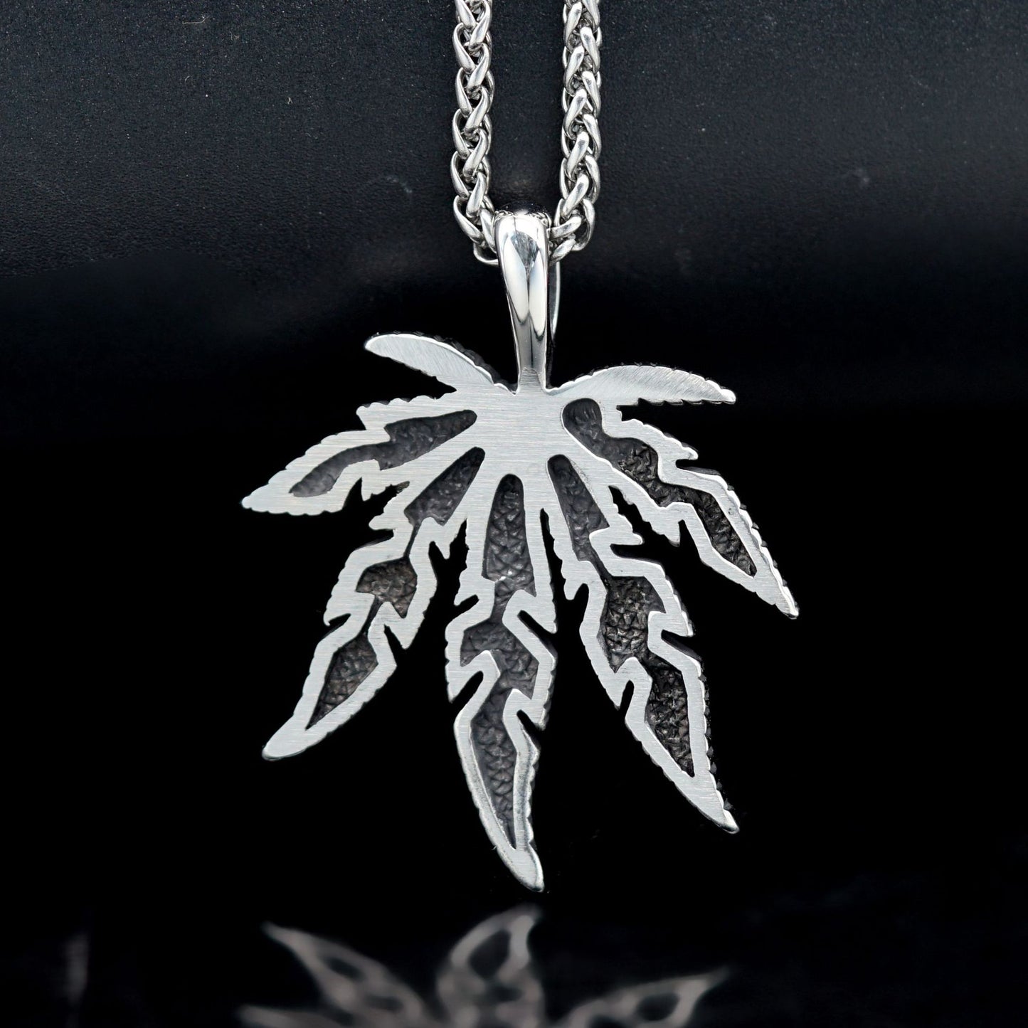 Steel Necklace – Vintage Hip Hop Maple Leaf Pendant