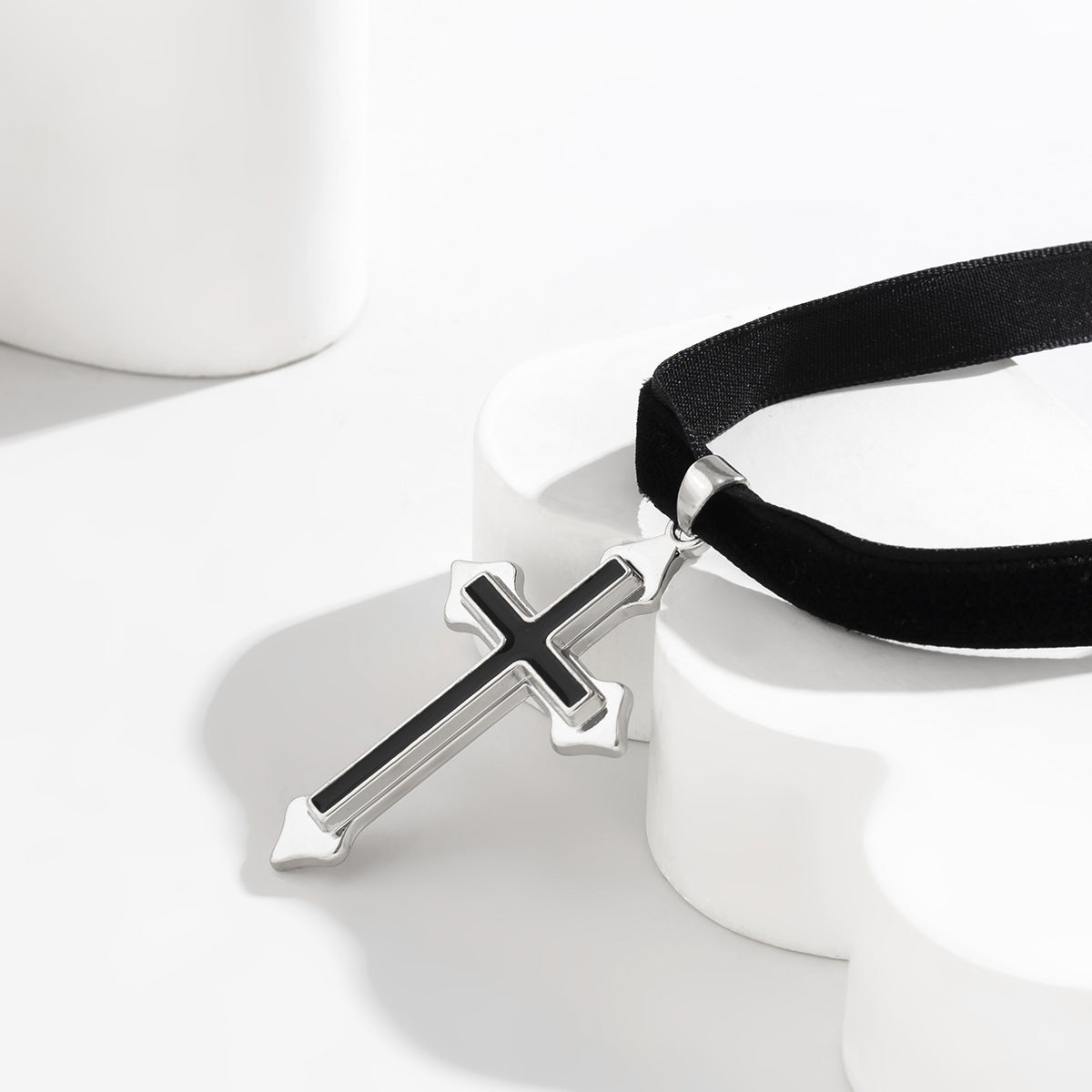 Cross Pendant Choker Necklace Planderful Vienna Verve Exaggerated Statement Metal Jewelry For Women