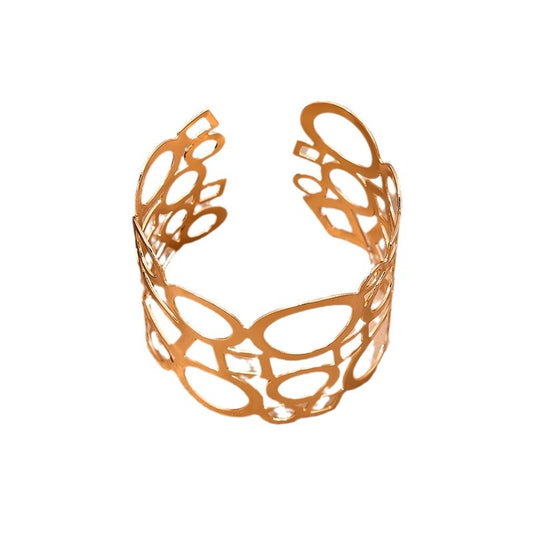 Chic Vintage-inspired Metal Circular Cuff for Women