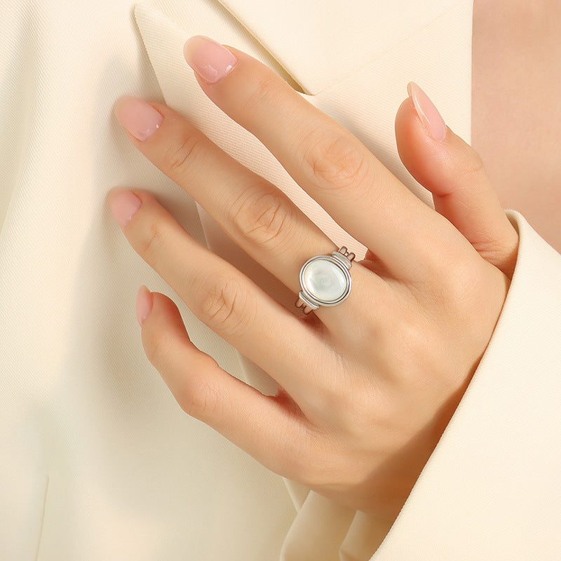 Retro Charm White Sea Shell 18K Gold Index Finger Ring - Everyday Genie Collection