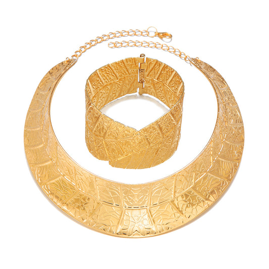 Golden Leaf Embossed Choker Necklace Set Inspired by African Savanna Rhythms