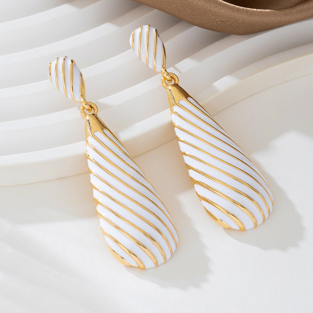 Planderful Vienna Verve Earrings – Stylish Retro Design with Fringed Detail