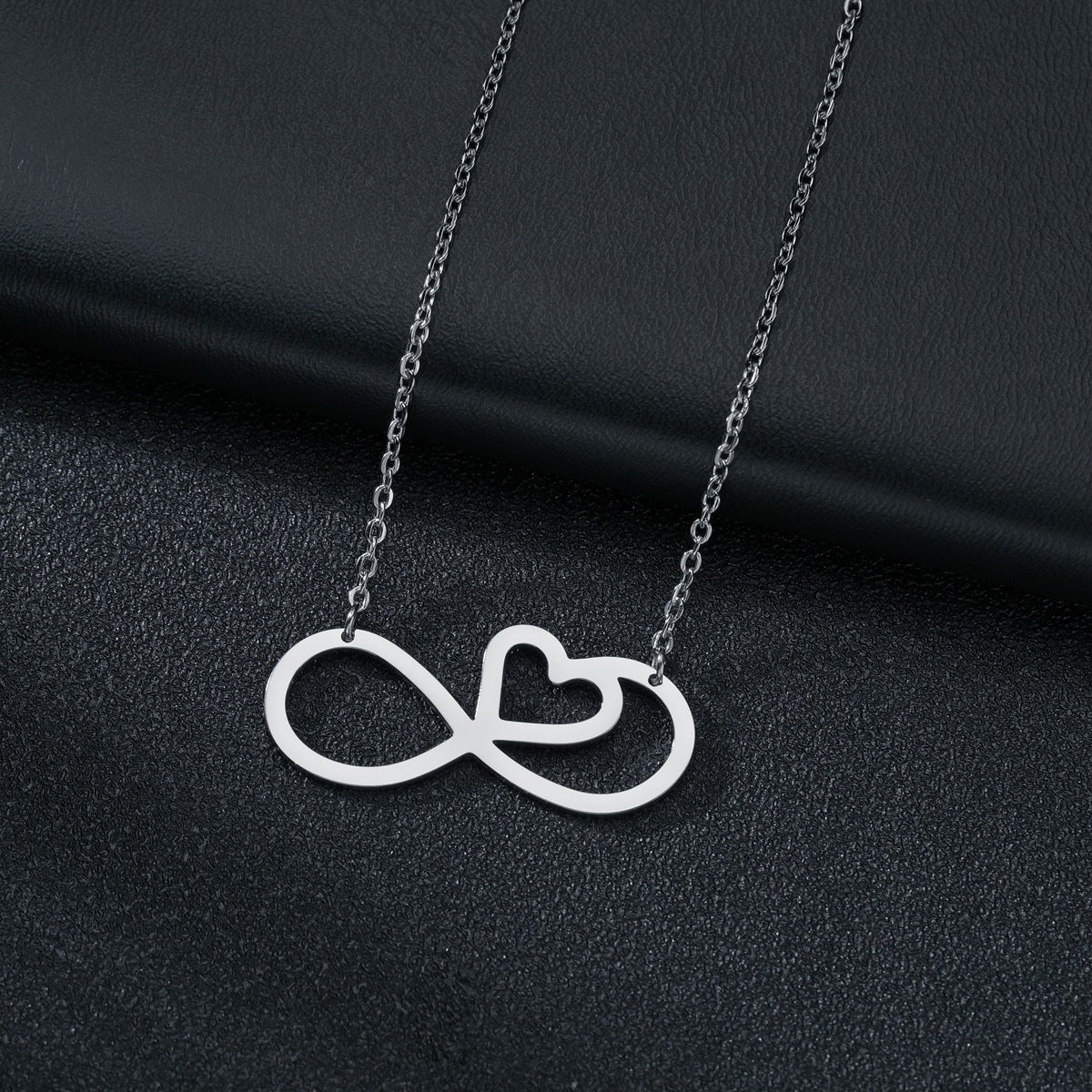 Elegant Geometric Chain Necklace with Bow Detail
