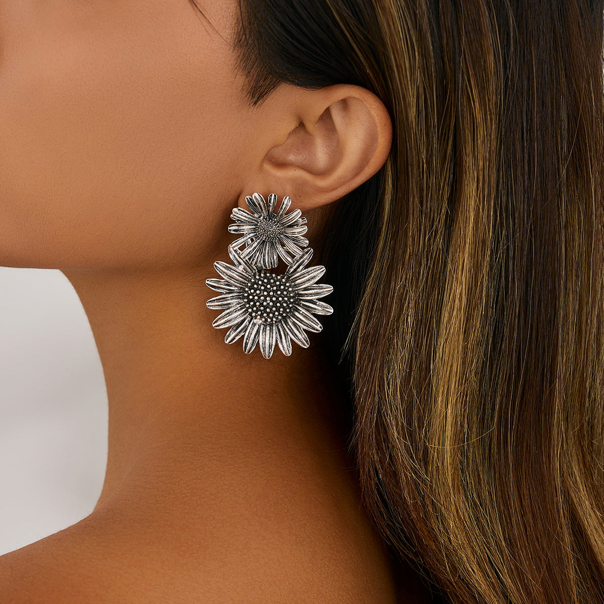 Planderful Vienna Verve Three Dimensional Sunflower Pendant Stud Earrings For Women Statement Retro Liquid Style