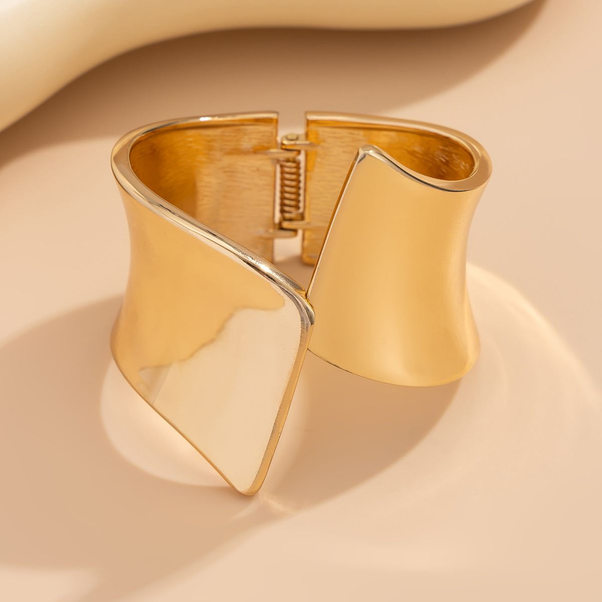 Planderful Vienna Verve Geometric Patchwork Metal Bracelet For Women Glossy Open Top Wind Inspired Design