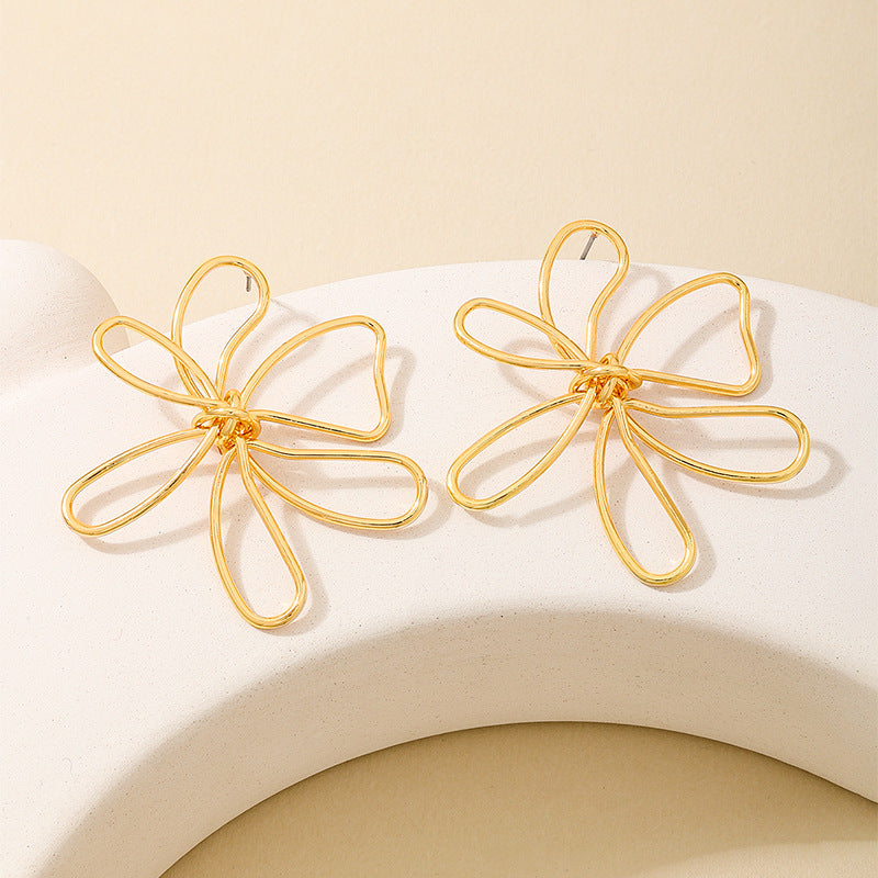 Planderful Vienna Verve Earrings – Stylish Minimalist Design for Every Occasion