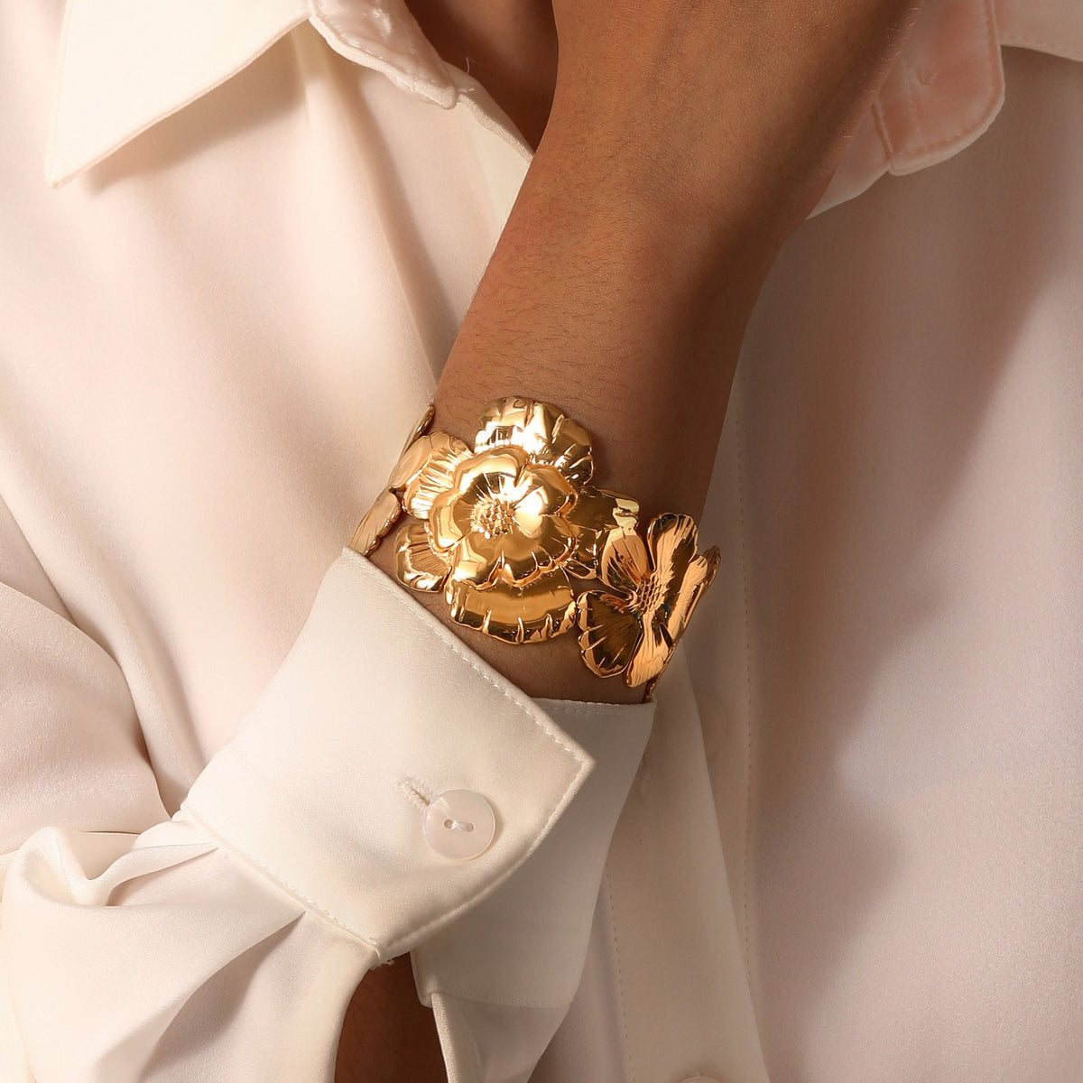 Flower Adjustable Stainless Steel Bracelet for Women