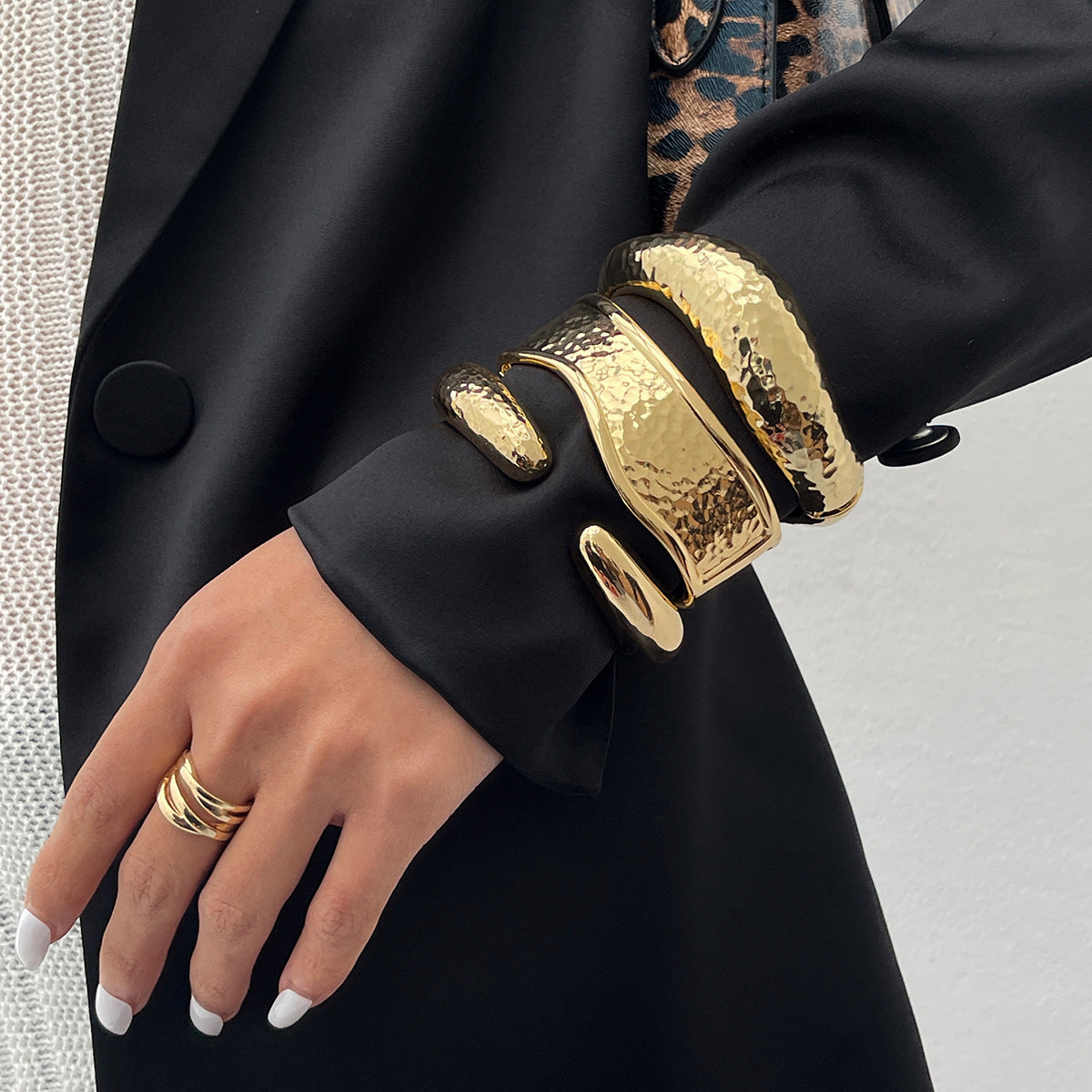 Planderful Vienna Verve Bracelet – Creative Knock Pattern Design