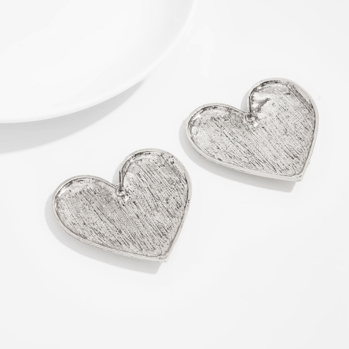 Planderful Vienna Verve Love Shape Stud Earrings Embossed European Retro Heart Jewelry For Women