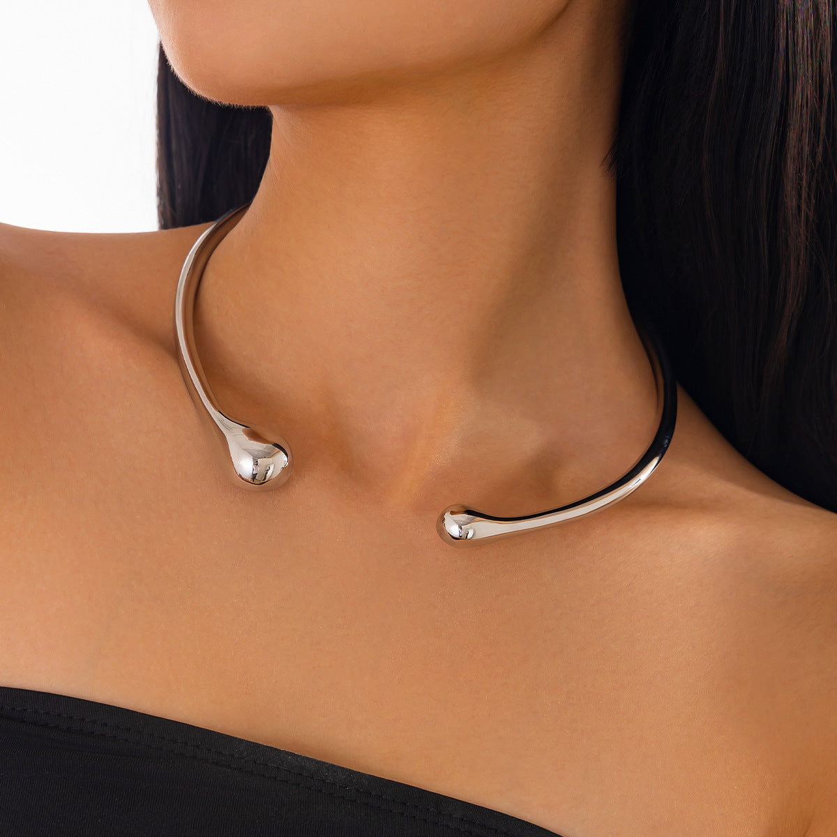 Planderful Vienna Verve Necklace – Elegant Water Drop-Shaped Design