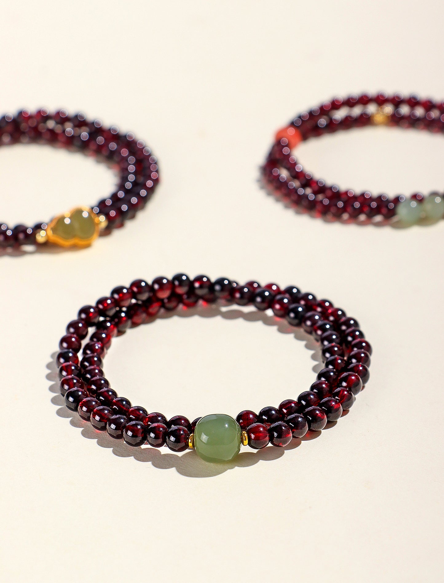 Planderful Fortune's Favor Bracelet – Elegant Natural Garnet and Hetian Jade Design