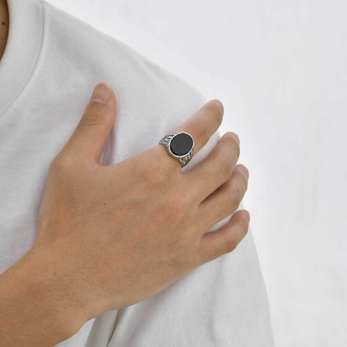 Stainless Steel Geometric Ring Inlaid With Round Cut Black Glass Black Agate – Men's Cool