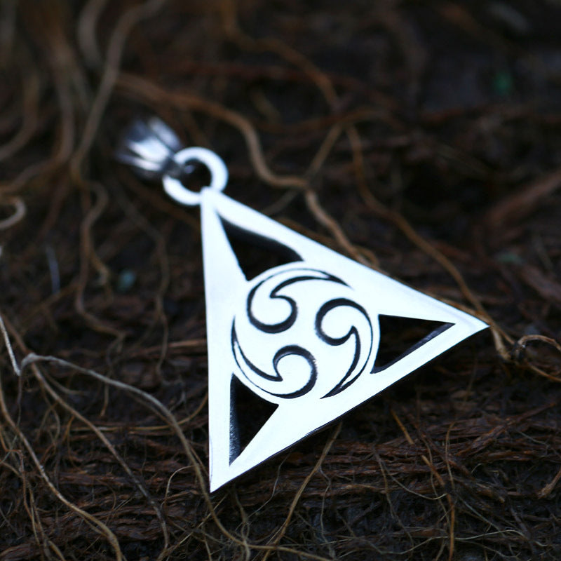Titanium Steel Retro Devil's Eye Pendant for Men - European and American Inspired Jewelry
