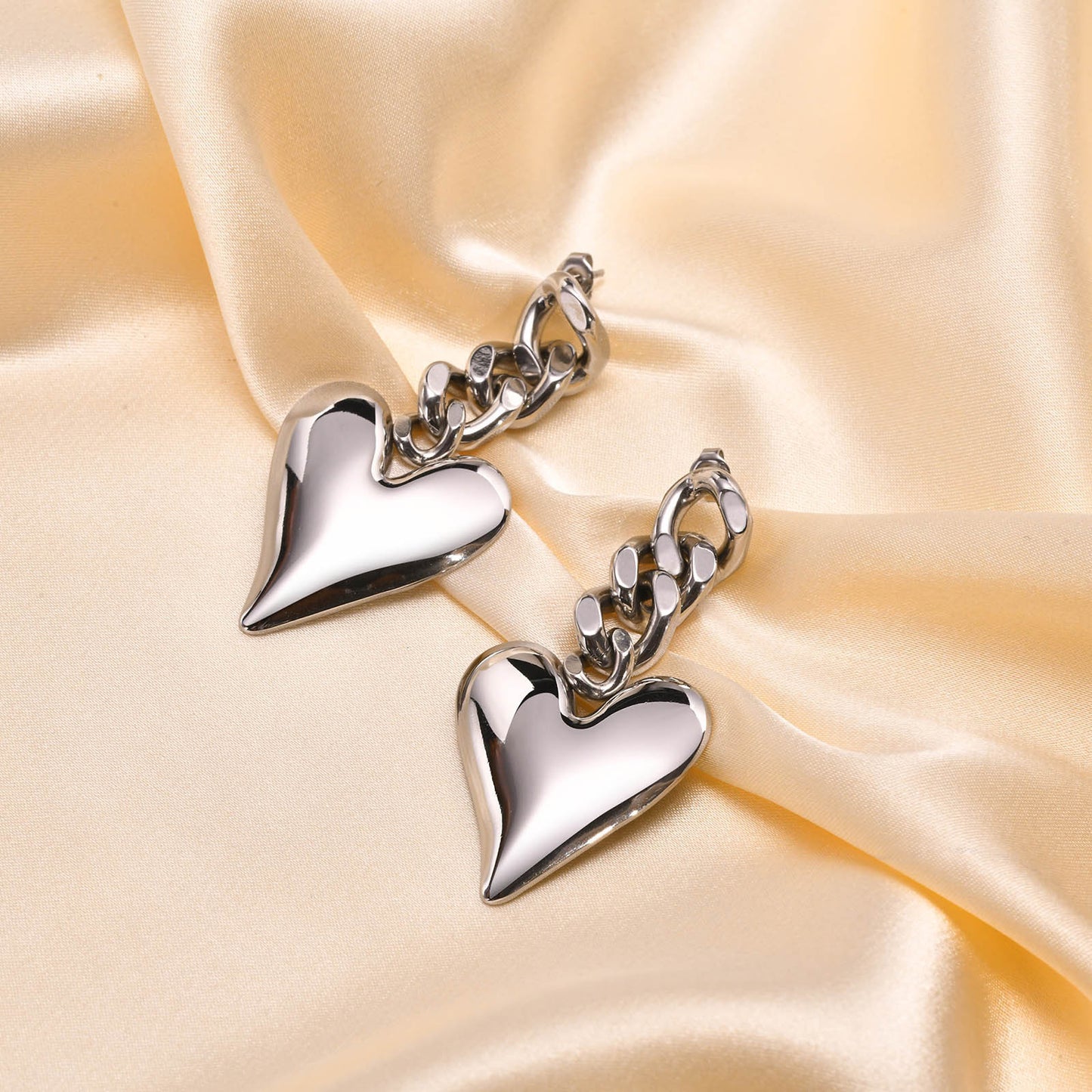 Love Chain Earrings Geometric Metal Heart Earrings Wholesale