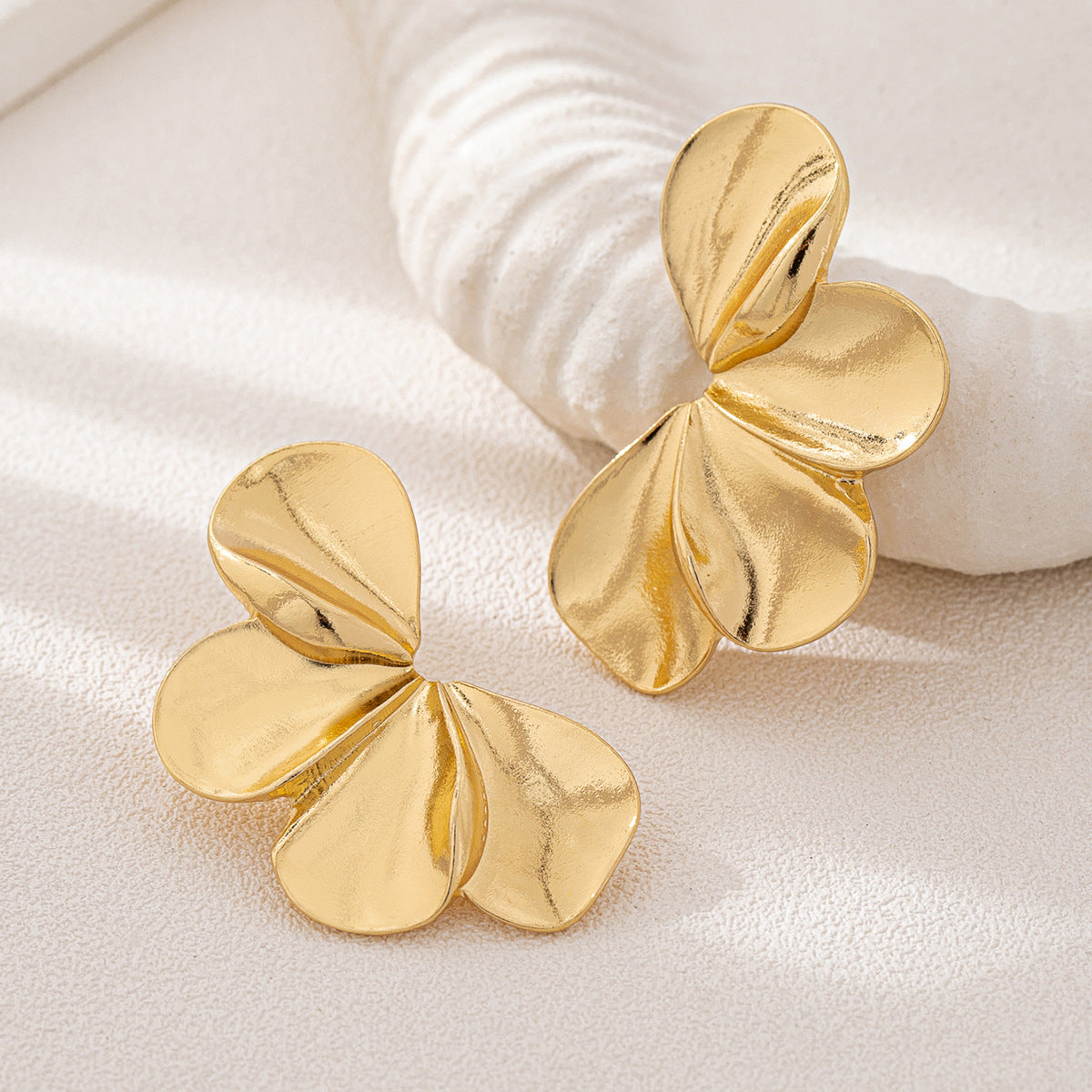 Planderful Vienna Verve Earrings – Elegant Metal Maple Leaf Design