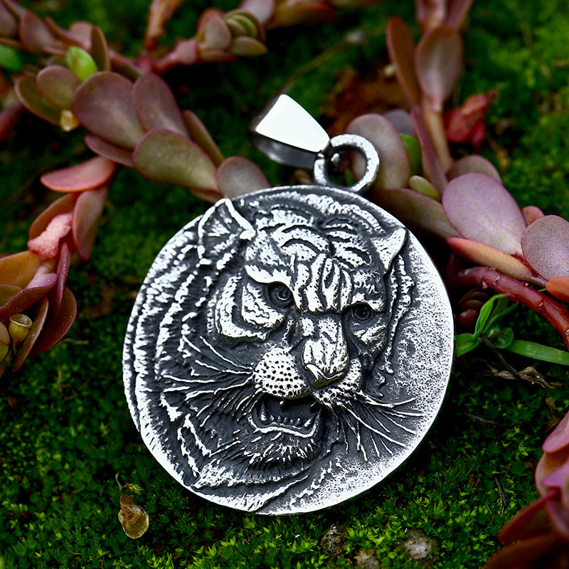 Titanium Steel Vintage Tiger Head Pendant for Men - European and American Retro Wholesale Jewelry