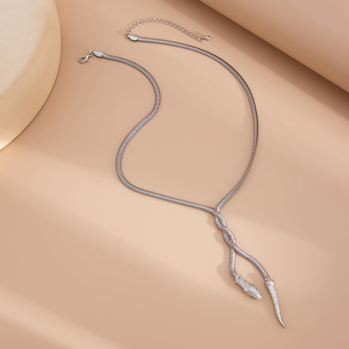 Planderful Vienna Verve Necklace – Versatile Snake-Shaped Design