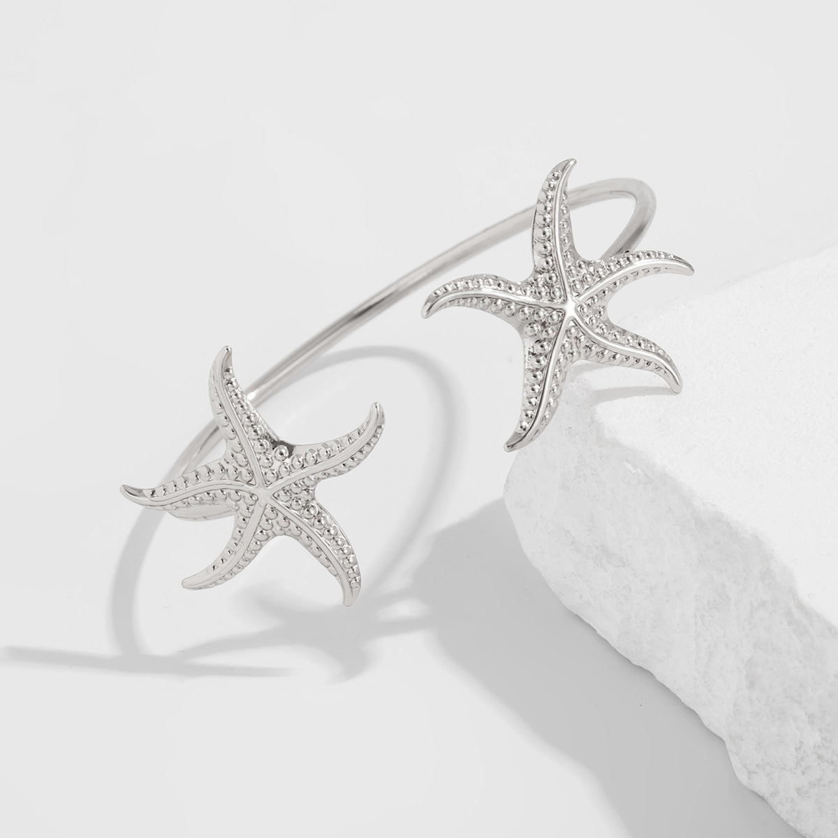 Planderful Vienna Verve Bracelet – Retro Exaggerated Ocean-Inspired Design