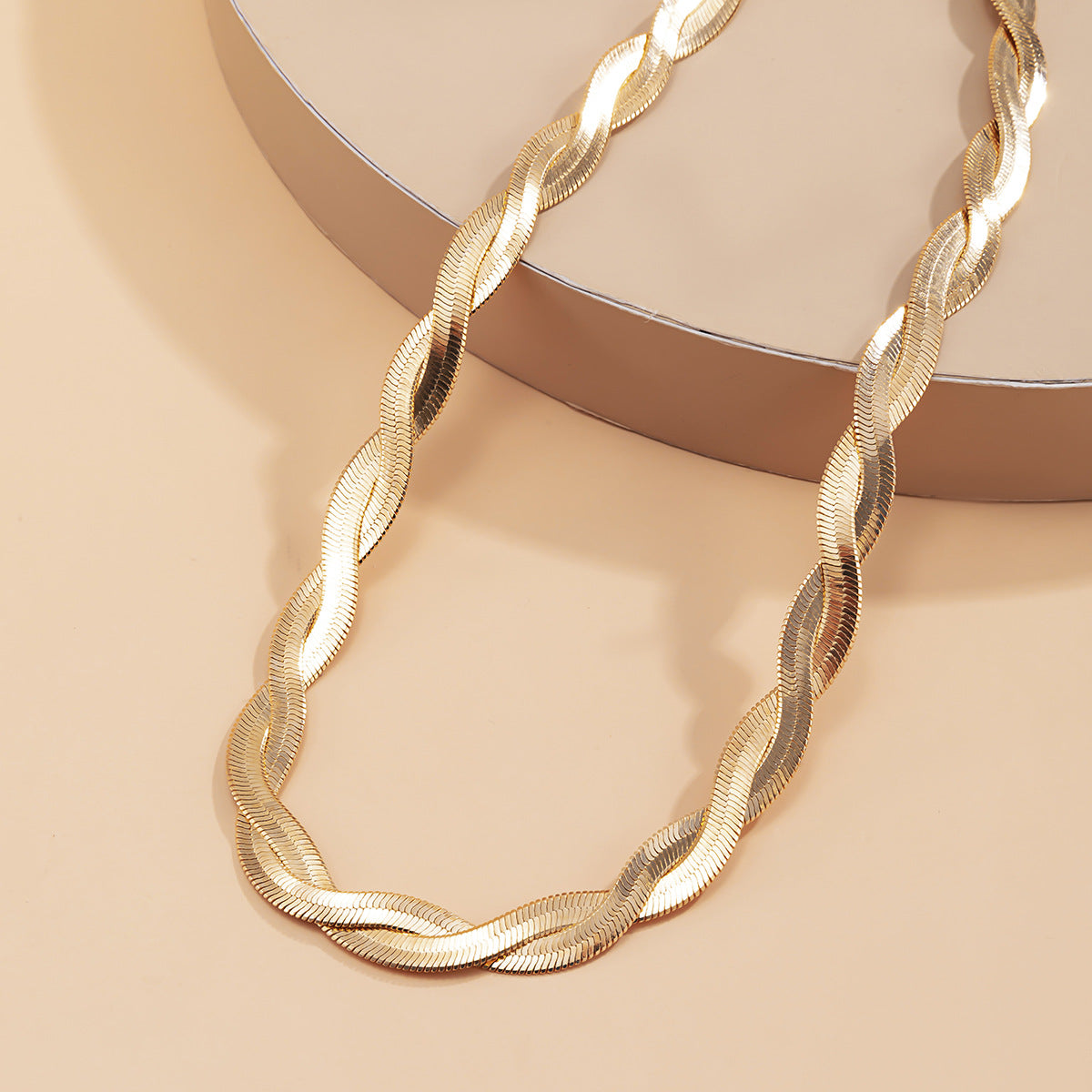 Planderful Vienna Verve Snake Bone Chain Necklace For Women Twist Weave Single Layer Clavicle Design Statement Jewelry