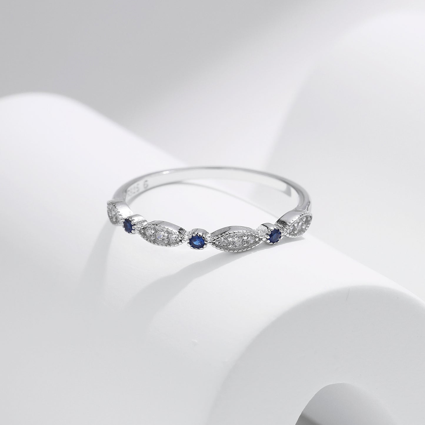 Planderful Everyday Genie Zircon Ring – Simple and Versatile Design