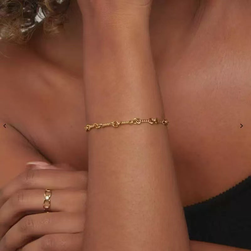 Planderful Jewelry Interlocking Bracelet Gold Plated Titanium Steel Luxury Design For Everyday Glamour