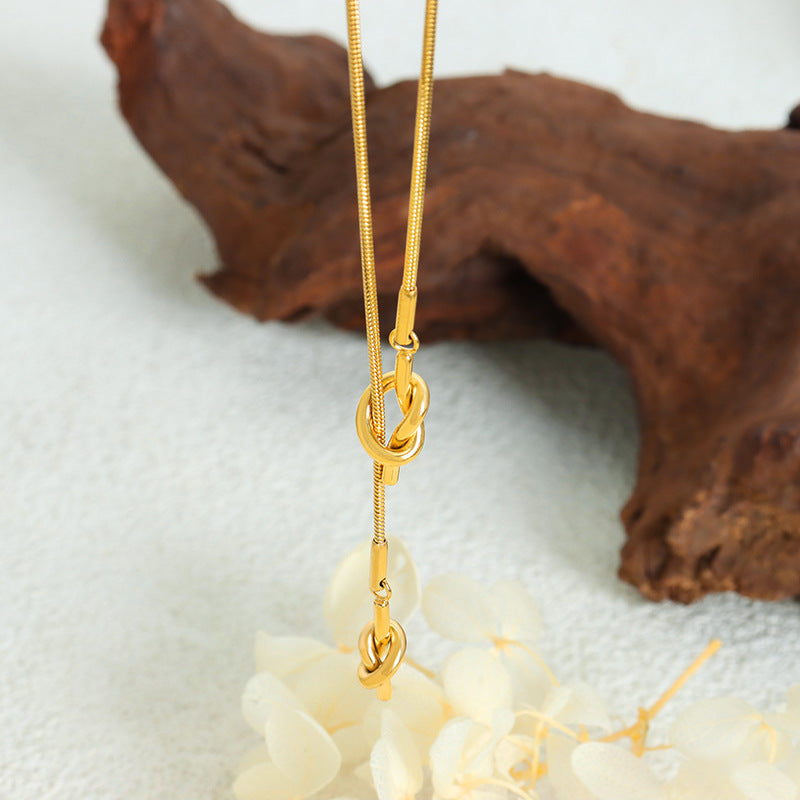 Elegant Metal Chain Necklace with Tassel Detail