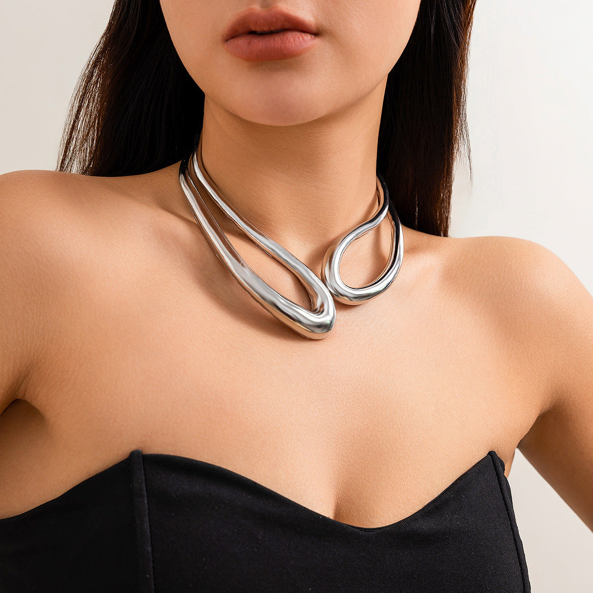 Minimalist Retro Circular Metal Necklace for Women by Planderful Collection
