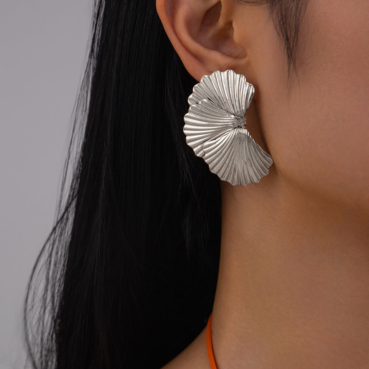 Planderful Vienna Verve Earrings – Fashionable Ginkgo Striped Design