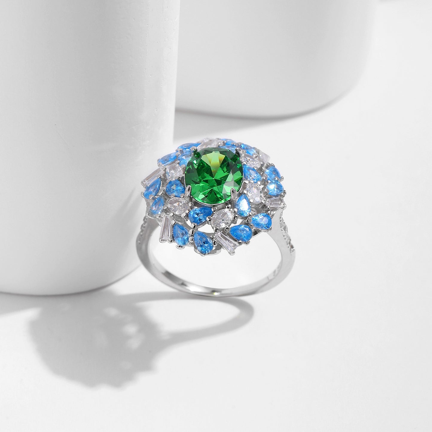 Planderful Gala Fireworks Ring – Elegant Sterling Silver with Imitation Emerald and Zircon