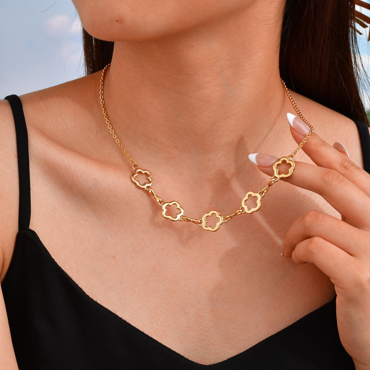 Wind Collarbone Chain Stainless Steel Gold-Plated Hollow Flower Necklace