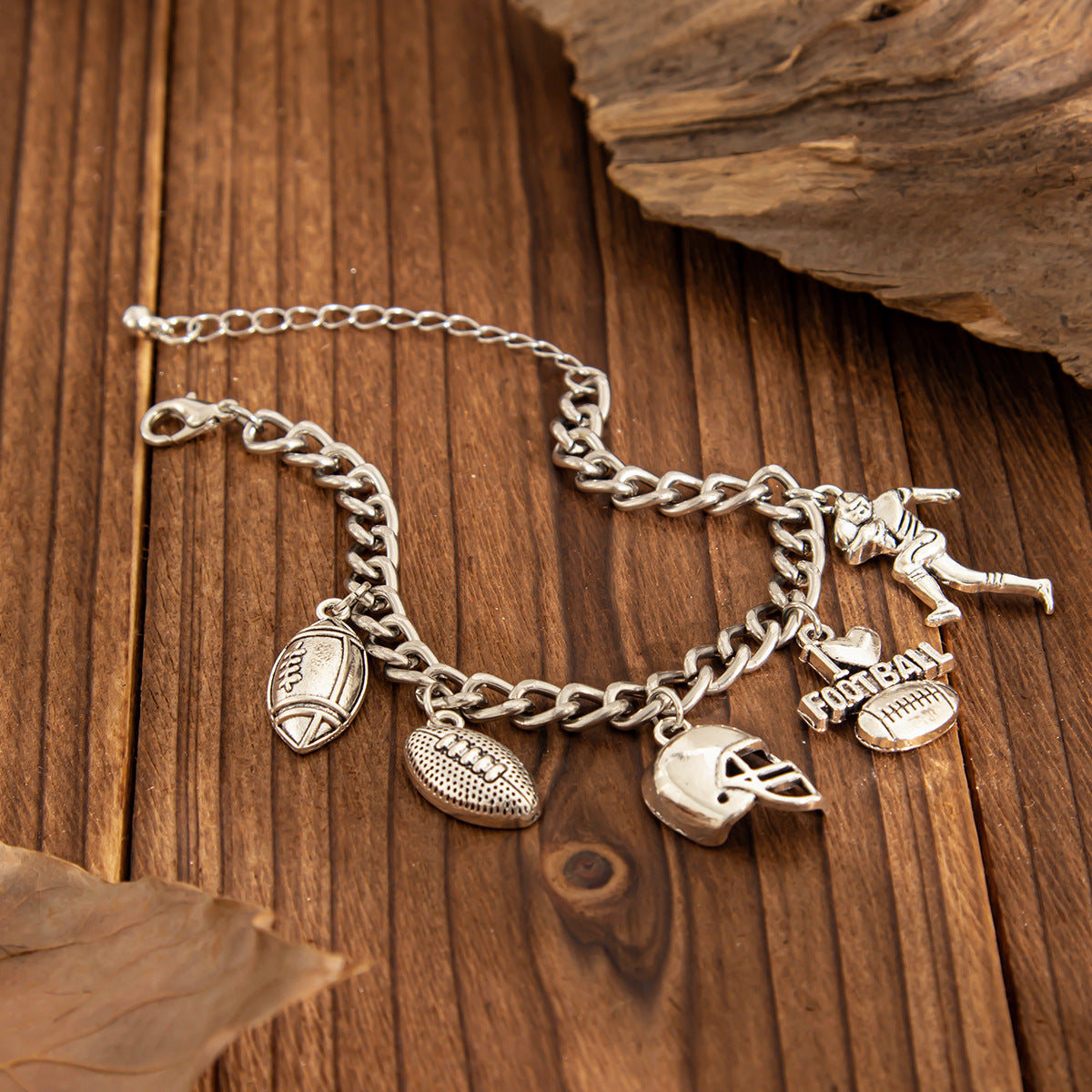 Planderful Vienna Verve Bracelet – Stylish Heart Pendant Design