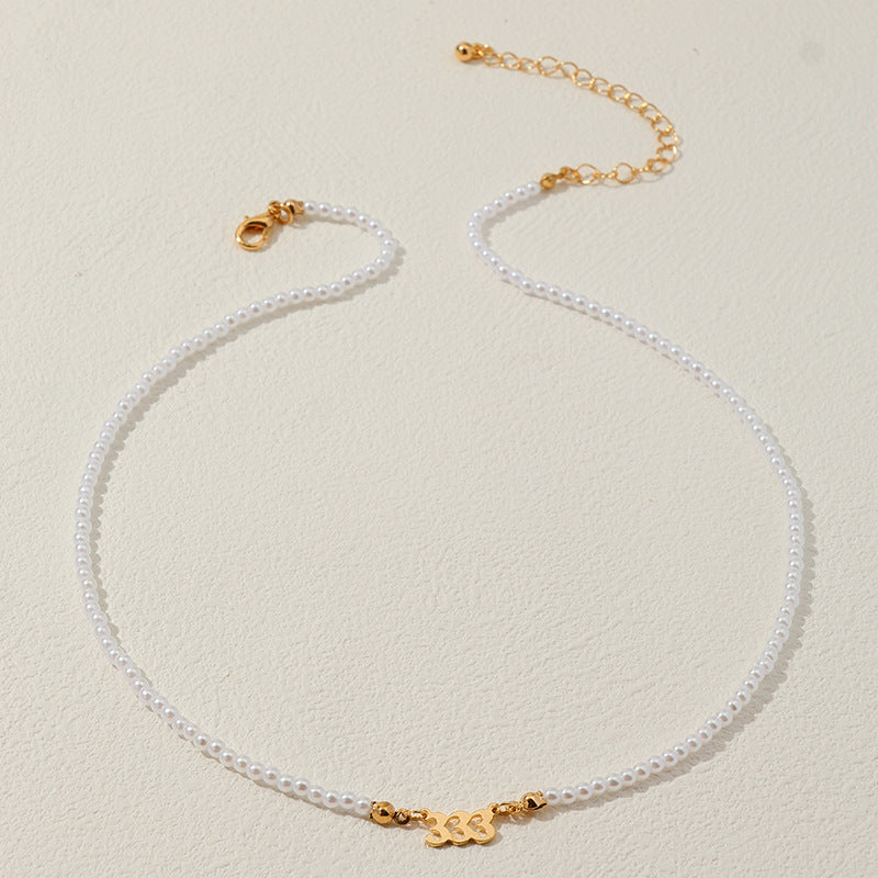 Elegant Pearl Pendant Necklace with Luxurious Design