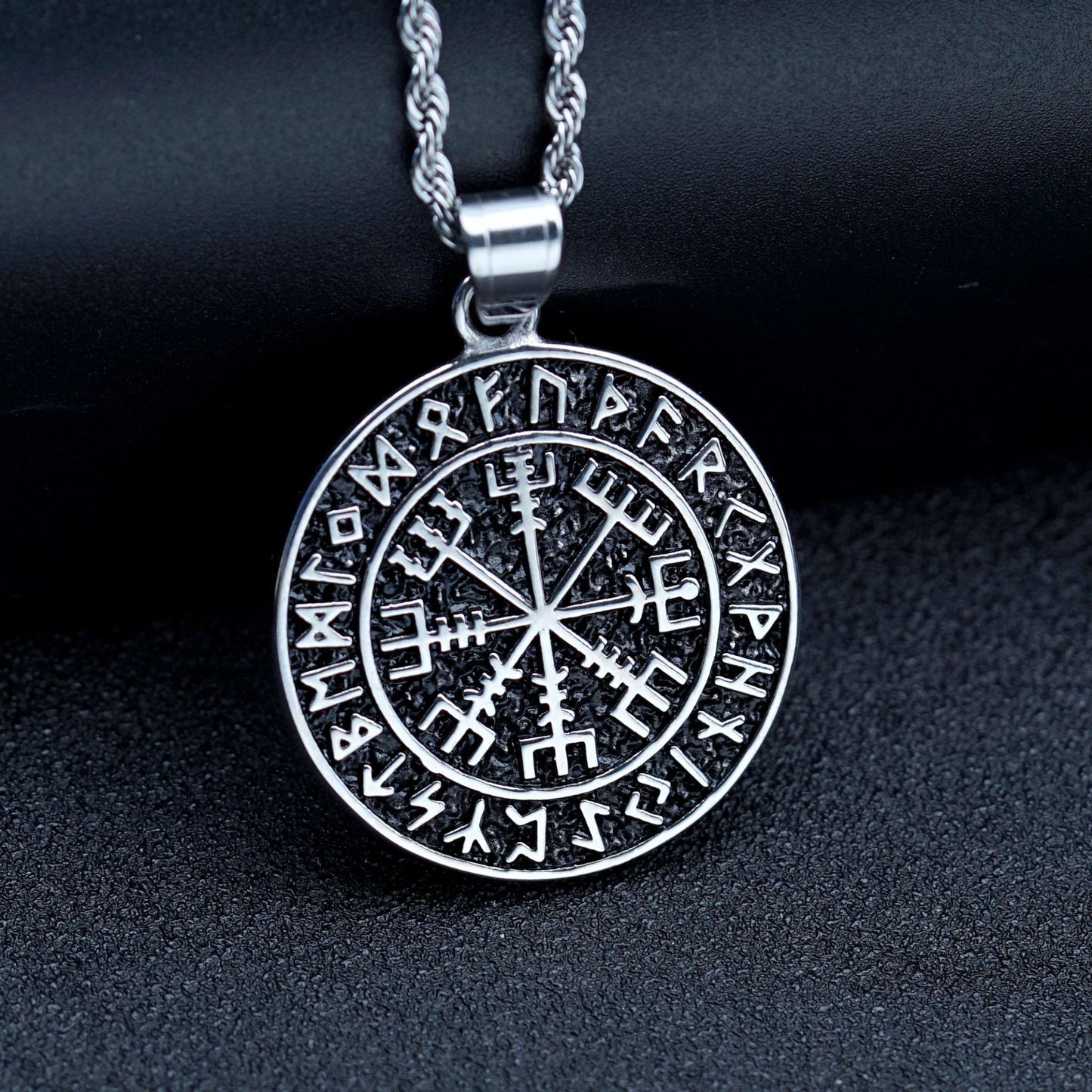 Steel Necklace – Vintage Viking Compass Rune Pendant