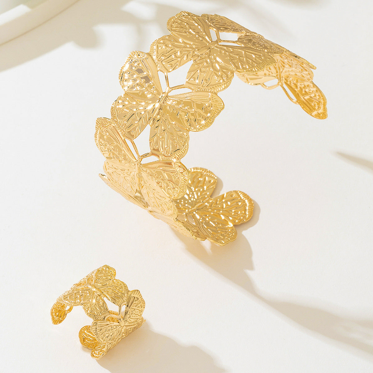 Planderful Vienna Verve Jewelry Set – Fashionable Adjustable Butterfly Design