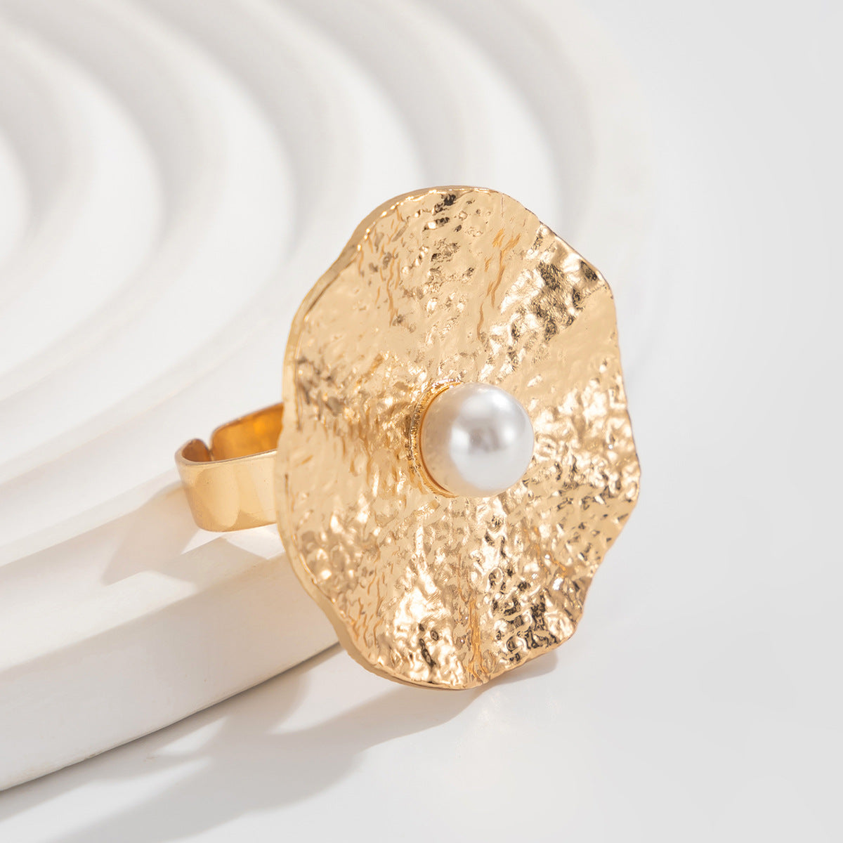 Planderful Vienna Verve Sunflower Ring – Adjustable Alloy Design with Imitation Pearl