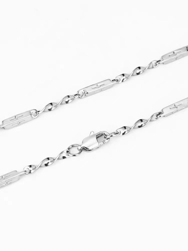 Planderful Jewelry Stainless Steel Mens Necklace Mobius Band Design That Resists Fading For Everyday Wear