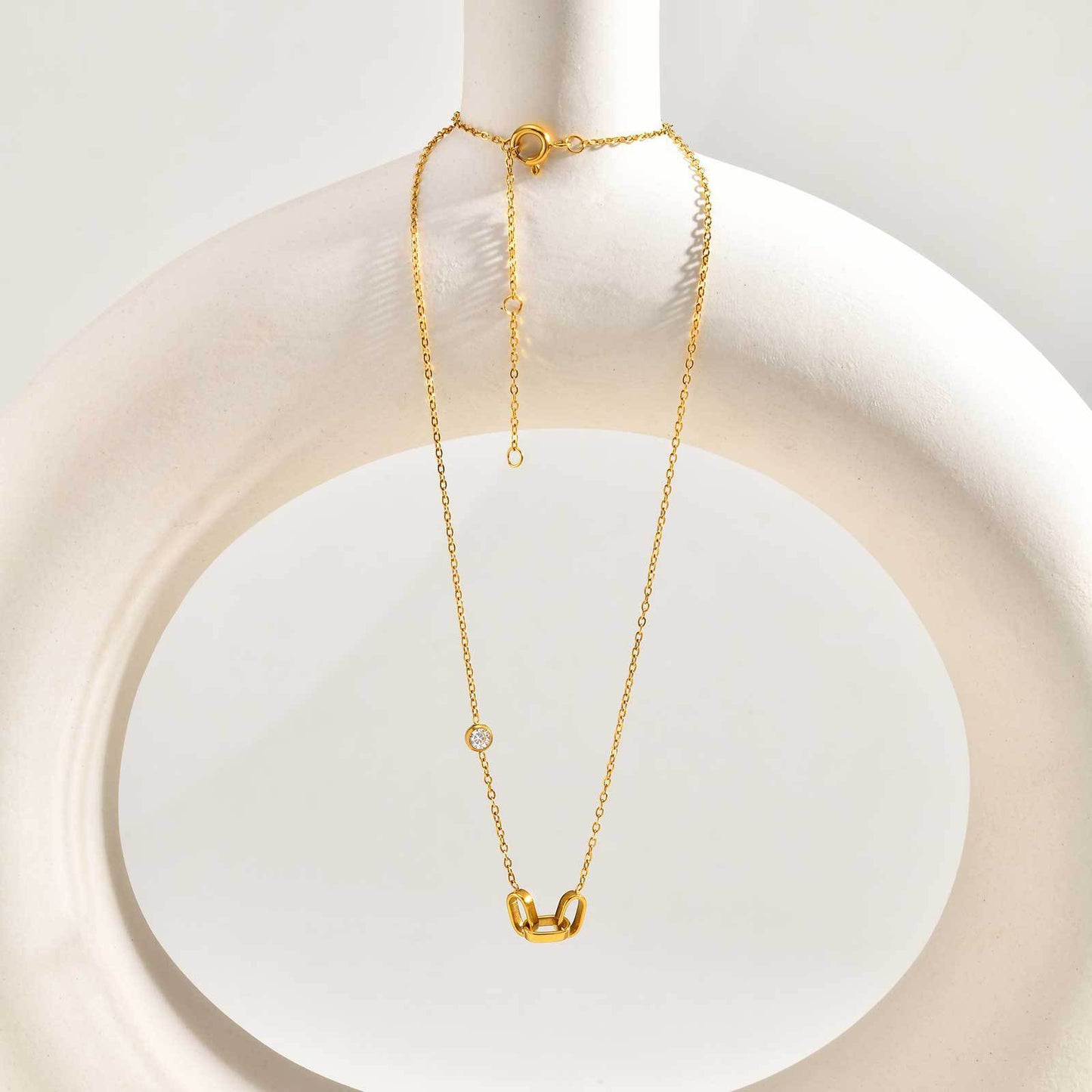 Stainless Steel Geometric Oval Ring Zircon Wind Interlocking Women's Necklace