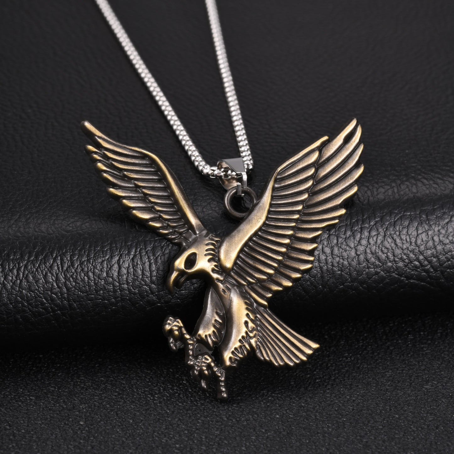 Alloy Eagle Pendant Sweater Chain Hip Hop Pendant Necklace