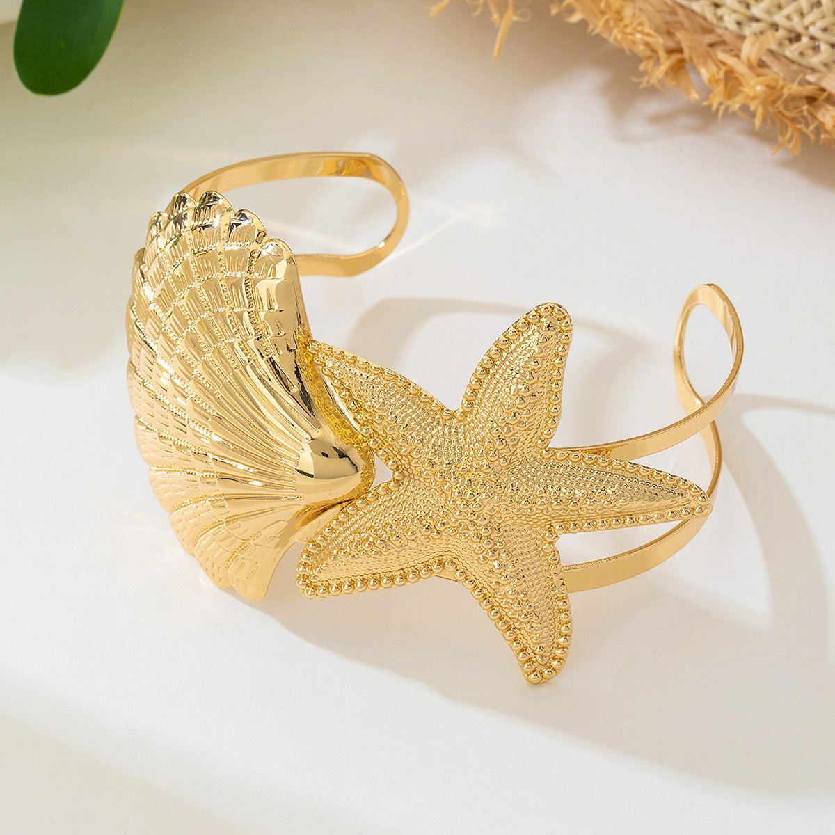 Planderful Vienna Verve Bracelet – Exaggerated Metal Starfish Design