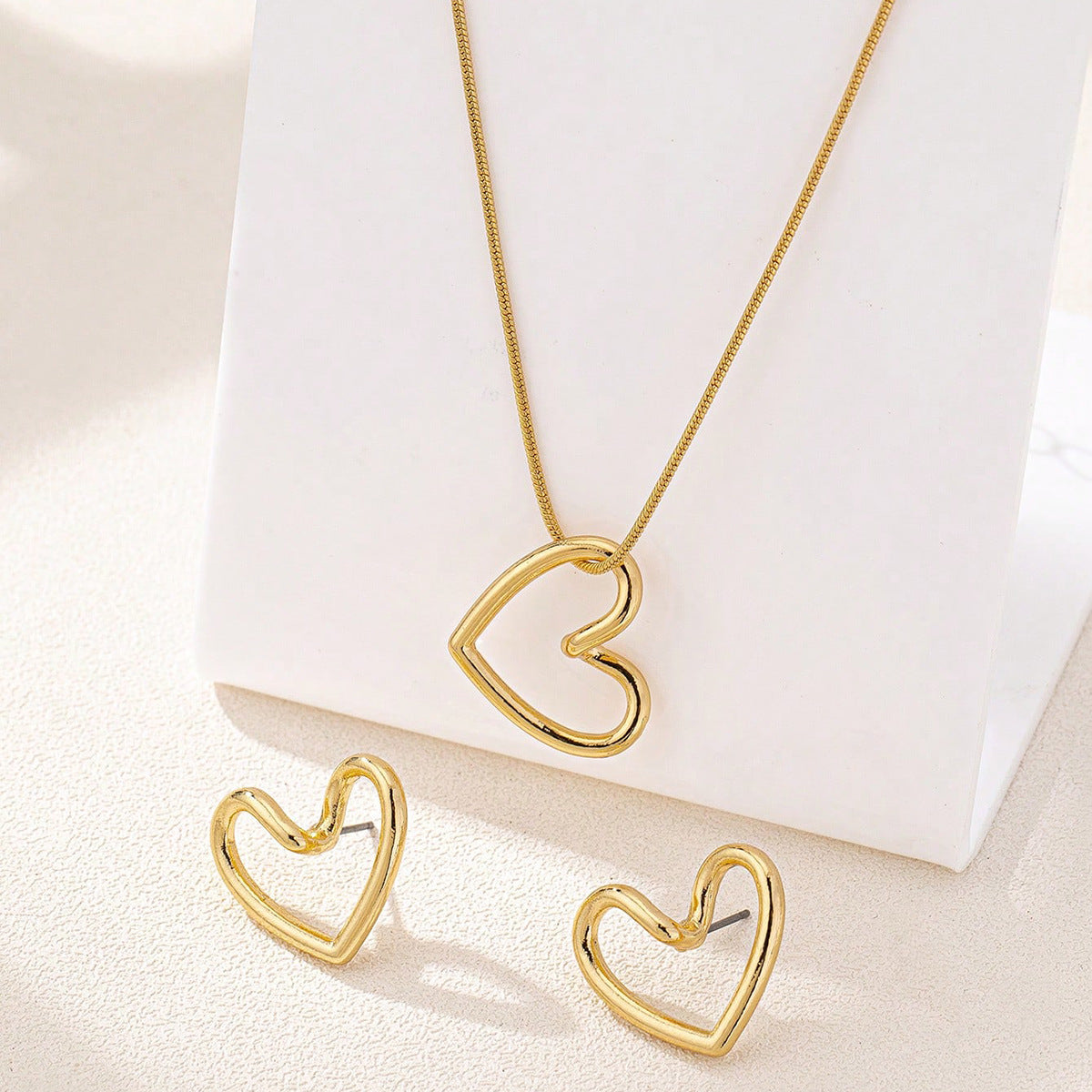 Glossy Love Stud Earrings and Pendant Necklace Set for Women
