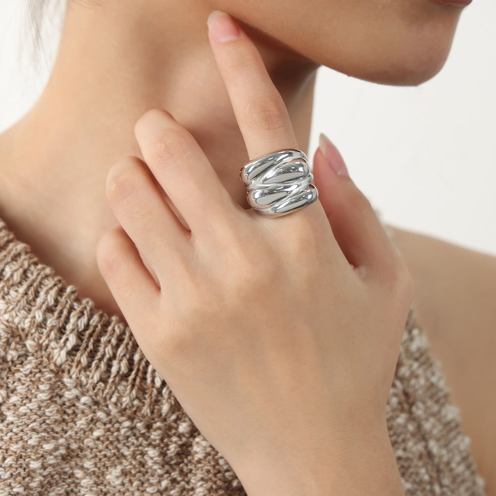 Modern Elegance: Luxury Gold-Plated Titanium Steel Ring - Size 6-8