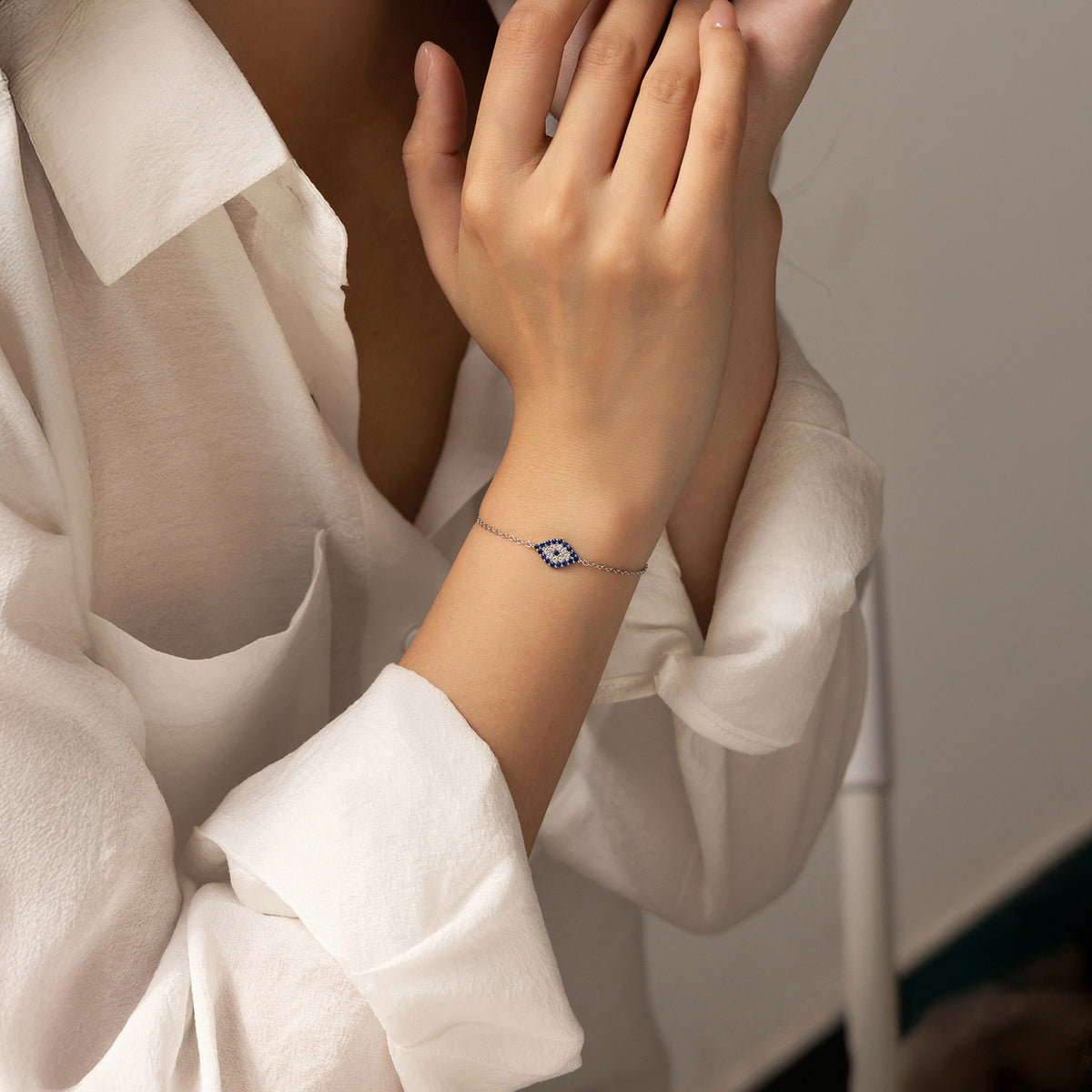 925 Sterling Silver Minimalist Eye Bracelet